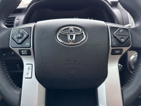 Used 2018 Toyota 4Runner SR5 Premium image 27