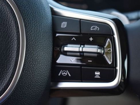 New 2026 Kia Carnival EX image 28