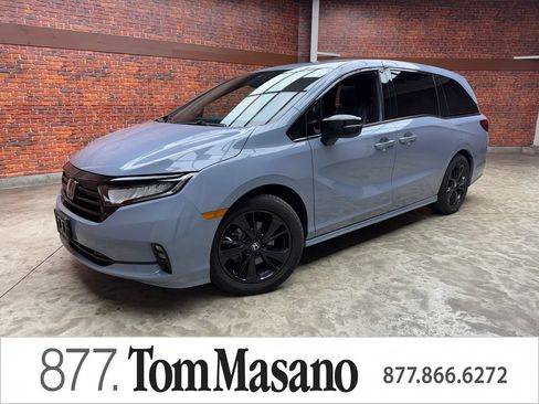 Used 2023 Honda Odyssey Sport image 1