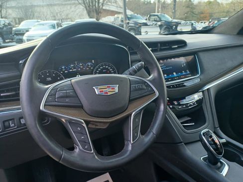 Used 2017 Cadillac XT5 Platinum image 9