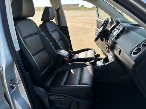 Used 2013 Volkswagen Tiguan S image 23