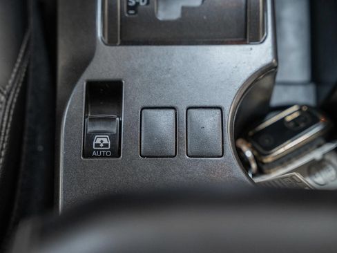 Used 2019 Toyota 4Runner Limited AWD/4WD image 26