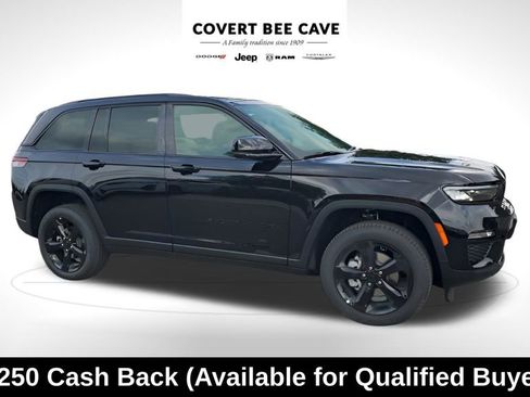 New 2025 Jeep Grand Cherokee Limited w/ Black Appearance Package image 13