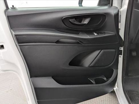 Used 2018 Mercedes-Benz Metris image 13