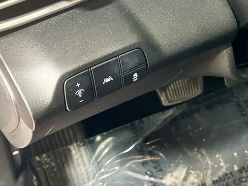 Used 2022 Hyundai Elantra SEL image 10