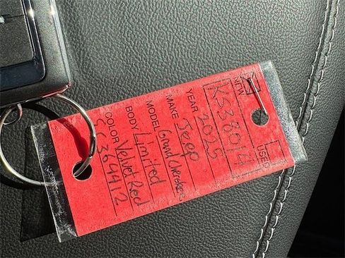 New 2025 Jeep Grand Cherokee Limited image 26