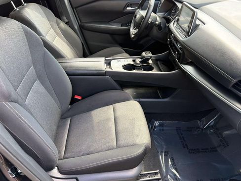 Used 2025 Nissan Rogue SV FWD image 26