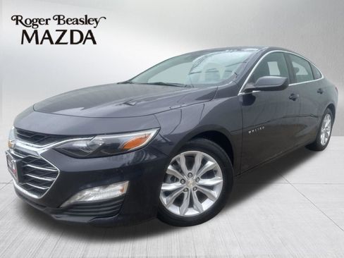 Used 2023 Chevrolet Malibu LT image 1