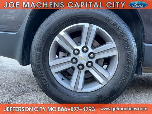Used 2017 Chevrolet Traverse LT image 24