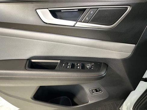 Used 2025 Volkswagen Atlas Peak Edition SE image 11