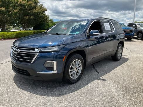 Used 2023 Chevrolet Traverse LT FWD image 1