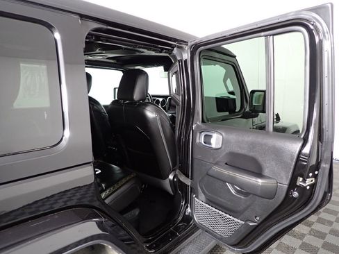 Used 2021 Jeep Wrangler Unlimited Sahara image 33