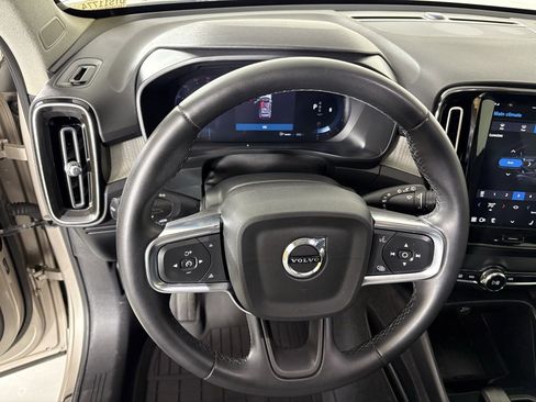 Used 2024 Volvo XC40 B5 Core image 19