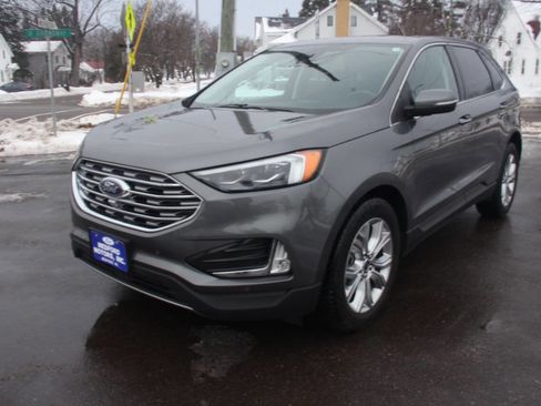 Used 2022 Ford Edge Titanium w/ Equipment Group 301A image 9