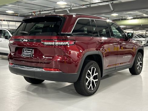 Used 2025 Jeep Grand Cherokee Limited AWD/4WD image 2
