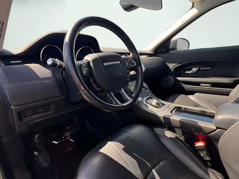 Used 2019 Land Rover Range Rover Evoque SE AWD/4WD image 16