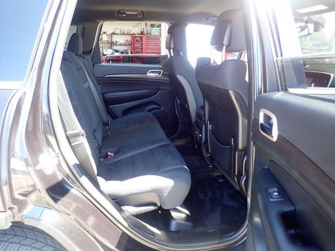 Used 2014 Jeep Grand Cherokee Laredo w/ Quick Order Package 23E AWD/4WD image 25