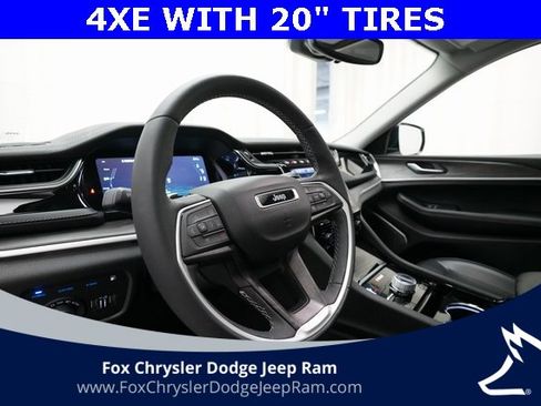 Used 2023 Jeep Grand Cherokee 4WD 4xe image 8