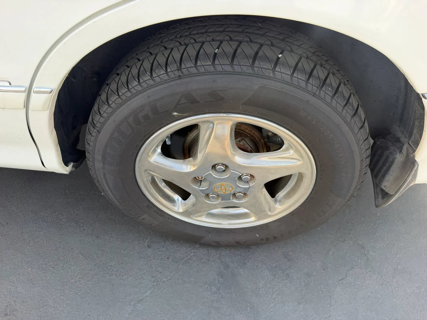 Used 1999 Toyota Avalon XL FWD image 15