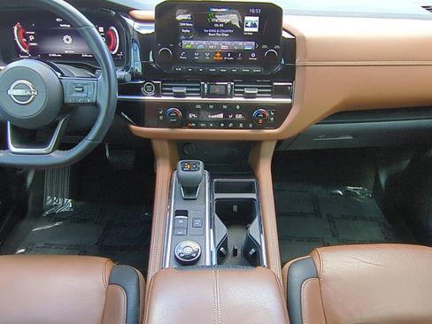 Used 2023 Nissan Pathfinder Platinum w/ Cargo Package AWD/4WD image 15
