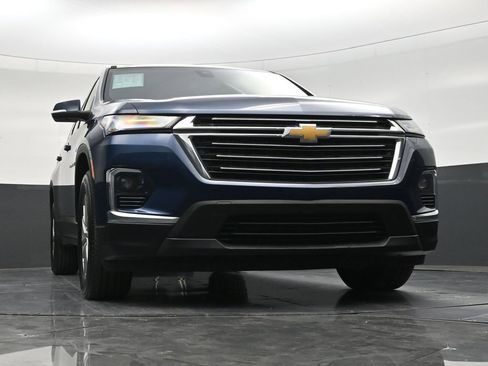 Used 2023 Chevrolet Traverse LT FWD image 26