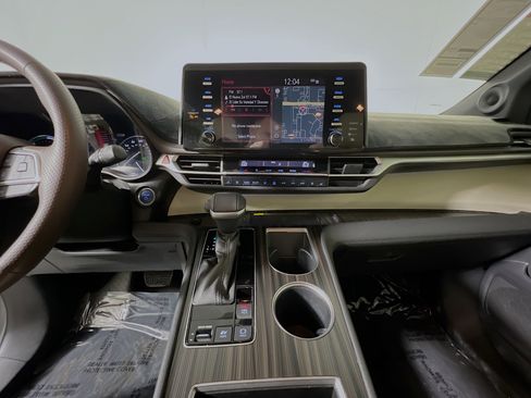 Used 2021 Toyota Sienna Platinum image 25