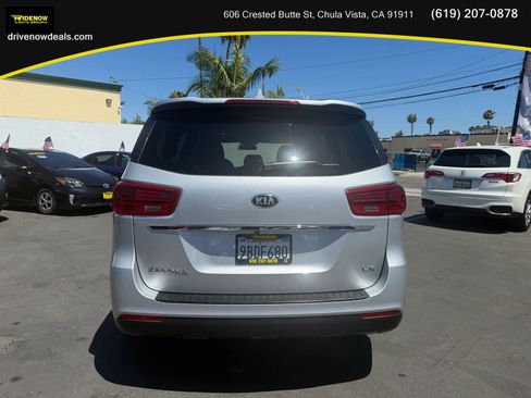 Used 2019 Kia Sedona LX FWD image 6