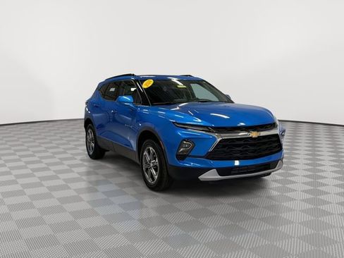 Certified 2024 Chevrolet Blazer LT w/ Convenience Package image 2