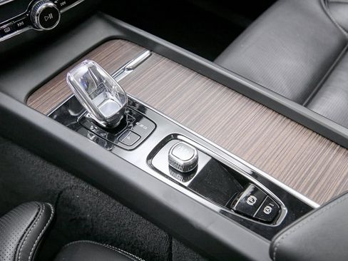 Certified 2023 Volvo XC60 B6 Ultimate image 18