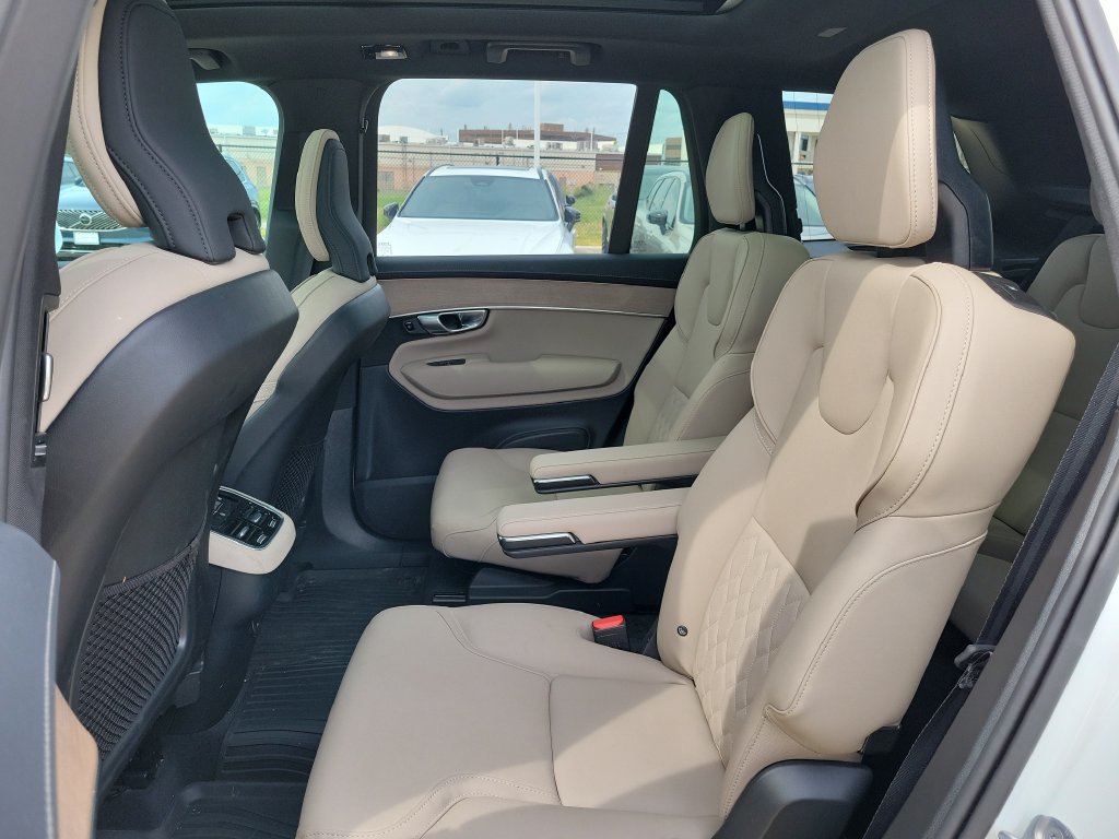 Used 2026 Volvo XC90 B5 Plus w/ Protection Package Premier AWD/4WD image 13