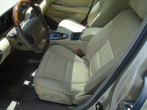Used 2005 Jaguar XJ8 RWD image 10