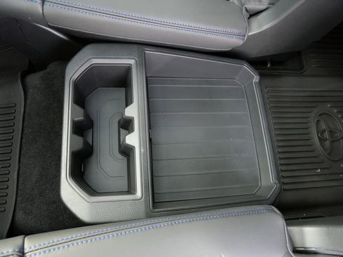 Used 2024 Toyota Sequoia Platinum image 15