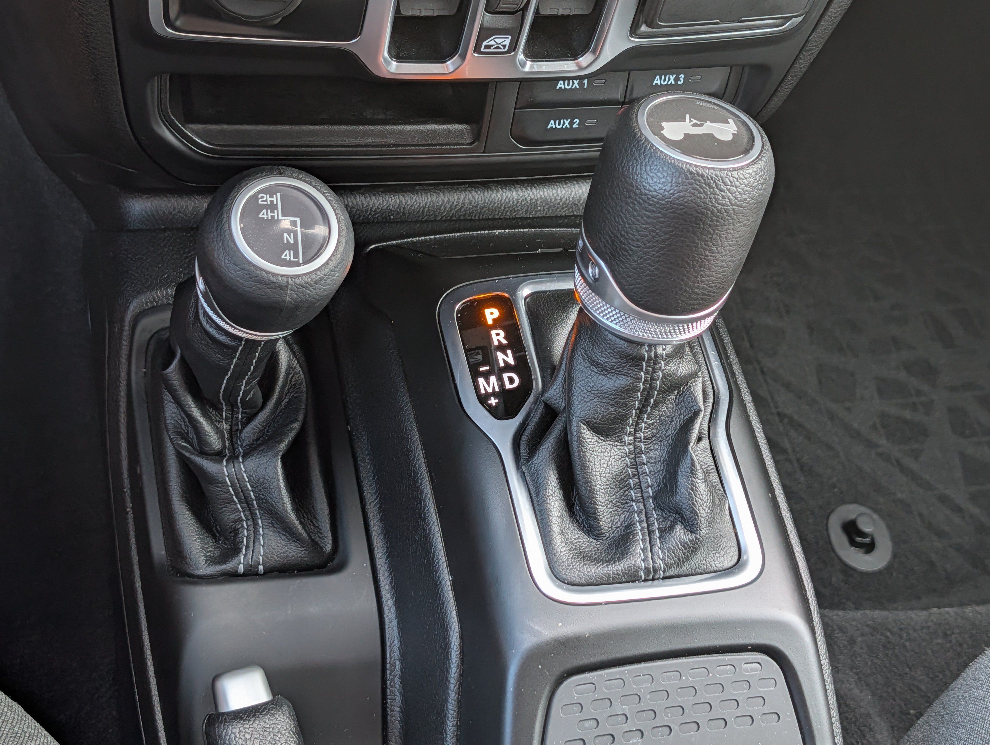 Used 2025 Jeep Wrangler Unlimited Sport AWD/4WD image 24
