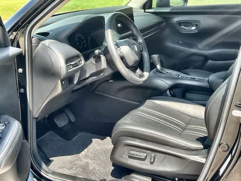 Used 2024 Honda HR-V EX-L image 3