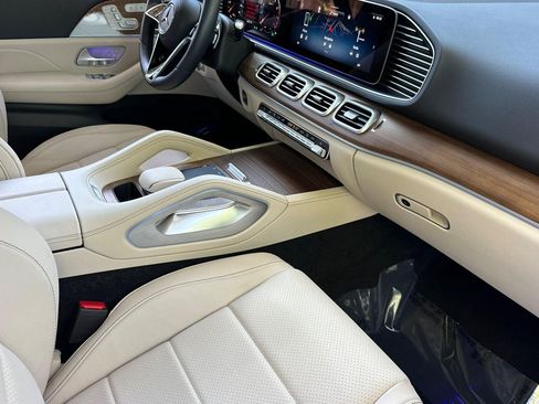 Used 2025 Mercedes-Benz GLE 450 4MATIC image 34