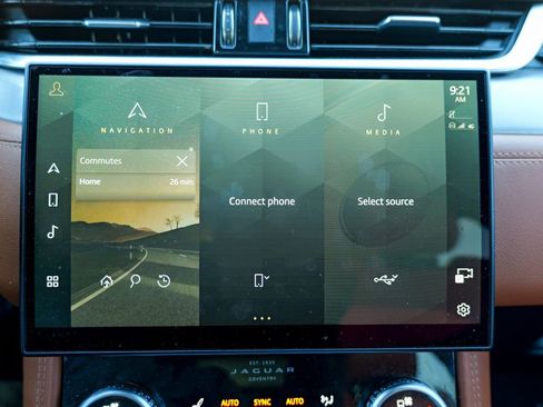 Used 2023 Jaguar F-PACE R-Dynamic S image 52