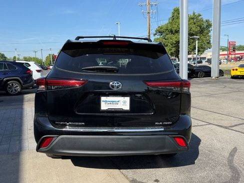 Used 2023 Toyota Highlander XLE AWD/4WD image 5