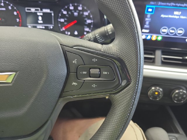 Used 2025 Chevrolet Trax LS FWD image 16