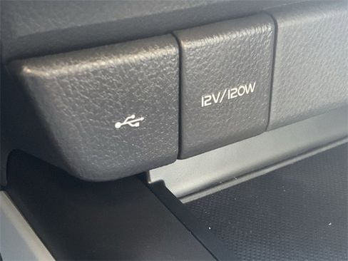 Used 2021 Toyota Camry SE image 27