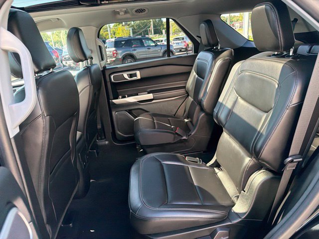 Used 2024 Ford Explorer XLT w/ Equipment Group 202A AWD/4WD image 15