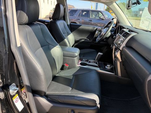 Used 2012 Toyota 4Runner Limited AWD/4WD image 91