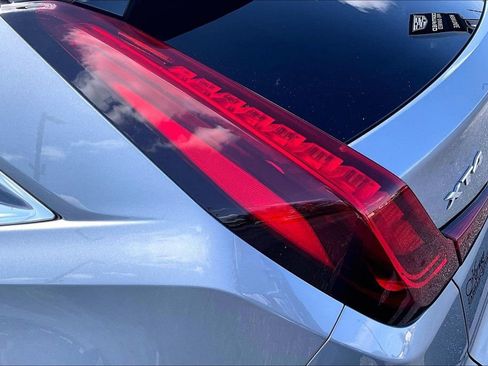 Certified 2023 Cadillac XT4 Luxury w/ Driver Awareness Package image 23