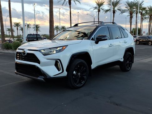 Certified 2025 Toyota RAV4 XSE w/ Advanced Technology Package AWD/4WD image 8