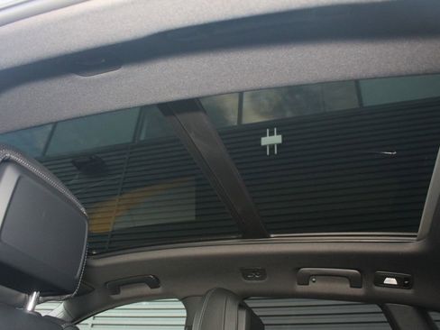 New 2026 Porsche Macan image 24