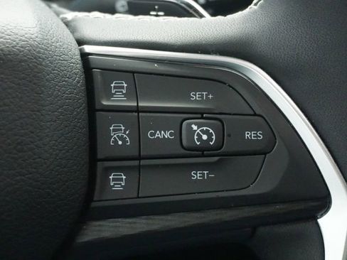 Certified 2023 Jeep Grand Cherokee L Laredo image 37