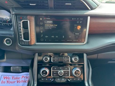 Used 2023 GMC Yukon XL Denali Ultimate AWD/4WD image 17