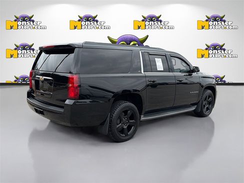 Used 2015 Chevrolet Suburban LT image 5