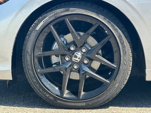 Used 2025 Honda Civic Sport image 26