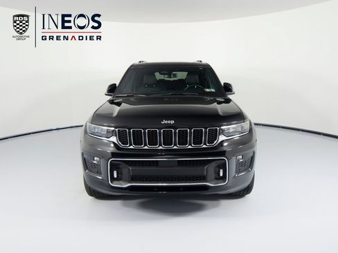 Used 2022 Jeep Grand Cherokee L Overland w/ Luxury Tech Group IV AWD/4WD image 3