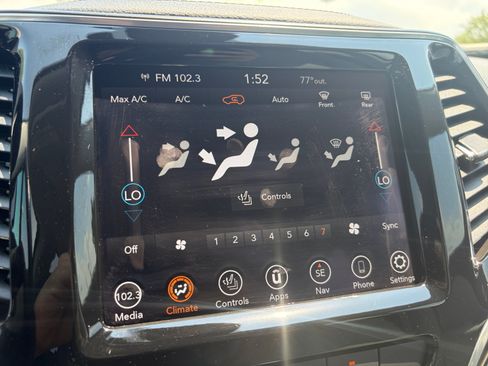 Used 2021 Jeep Cherokee Limited AWD/4WD image 24